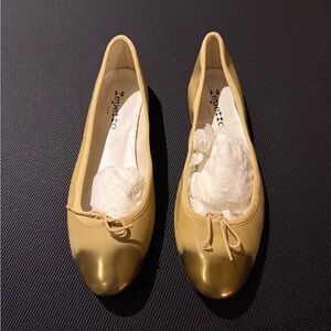 REPETTO Women's Cendrillon Gold Ballet Flats (Season Special). Size: 41